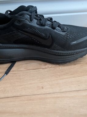 Nike Zoom X women’s Black Athletic Running Shoes